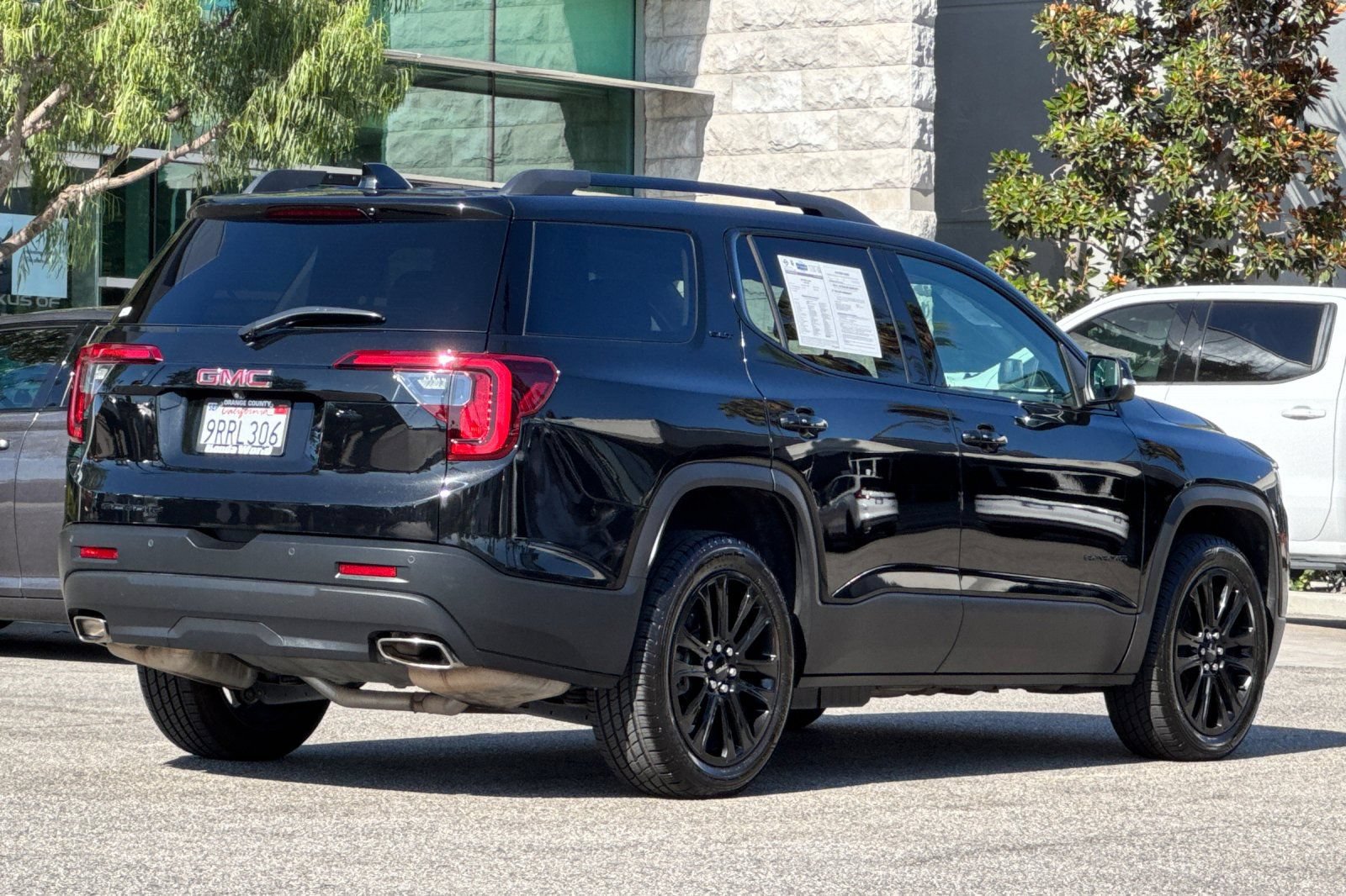 Used 2022 GMC Acadia SLT w/ Elevation Edition FWD image 4