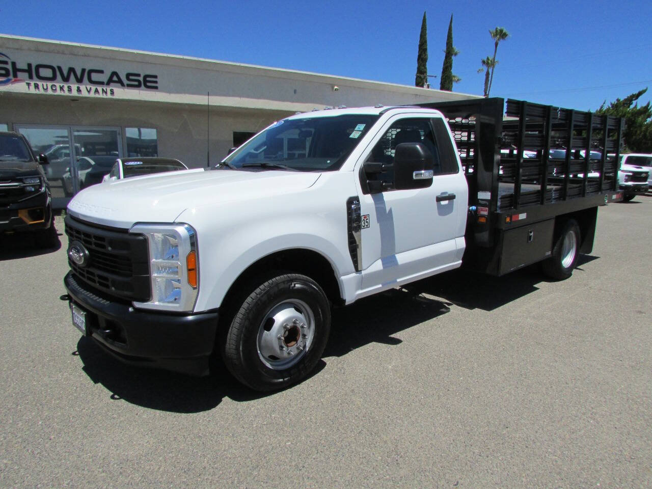 Used 2023 Ford F350 XL RWD image 4