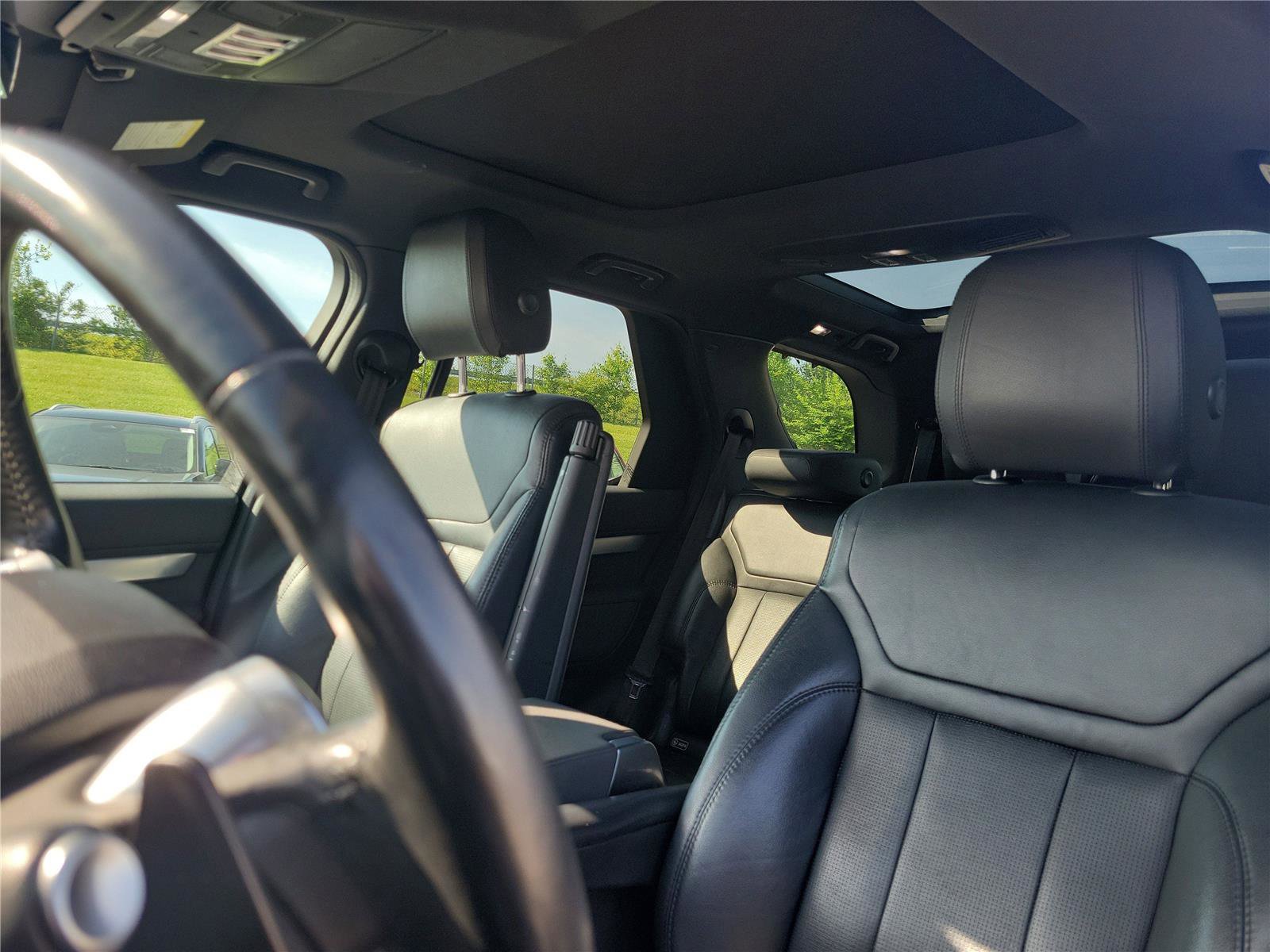Used 2020 Land Rover Discovery Landmark AWD/4WD image 19