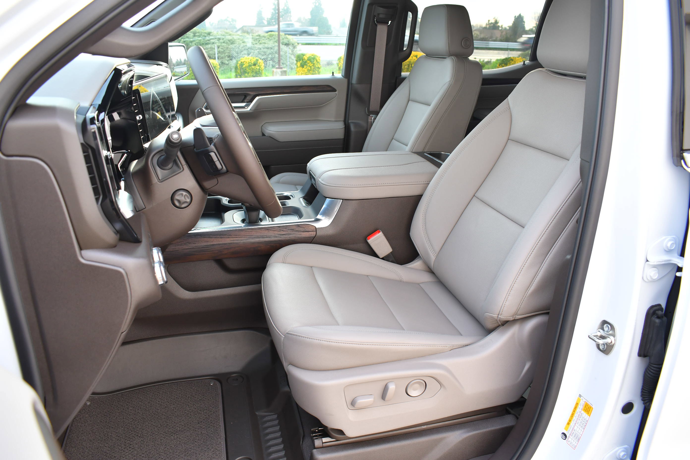 New 2026 GMC Sierra 1500 SLT w/ SLT Premium Plus Package image 25