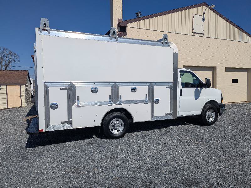 Used 2025 Chevrolet Express 3500 w/ Power Convenience Package RWD image 13