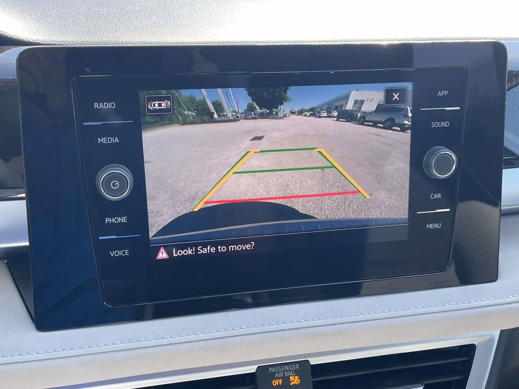 Used 2025 Volkswagen Taos SE FWD image 26