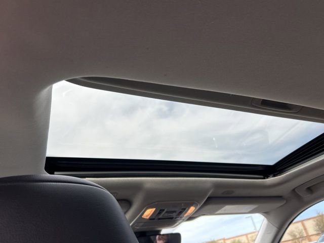 Used 2023 Toyota Highlander Limited image 12