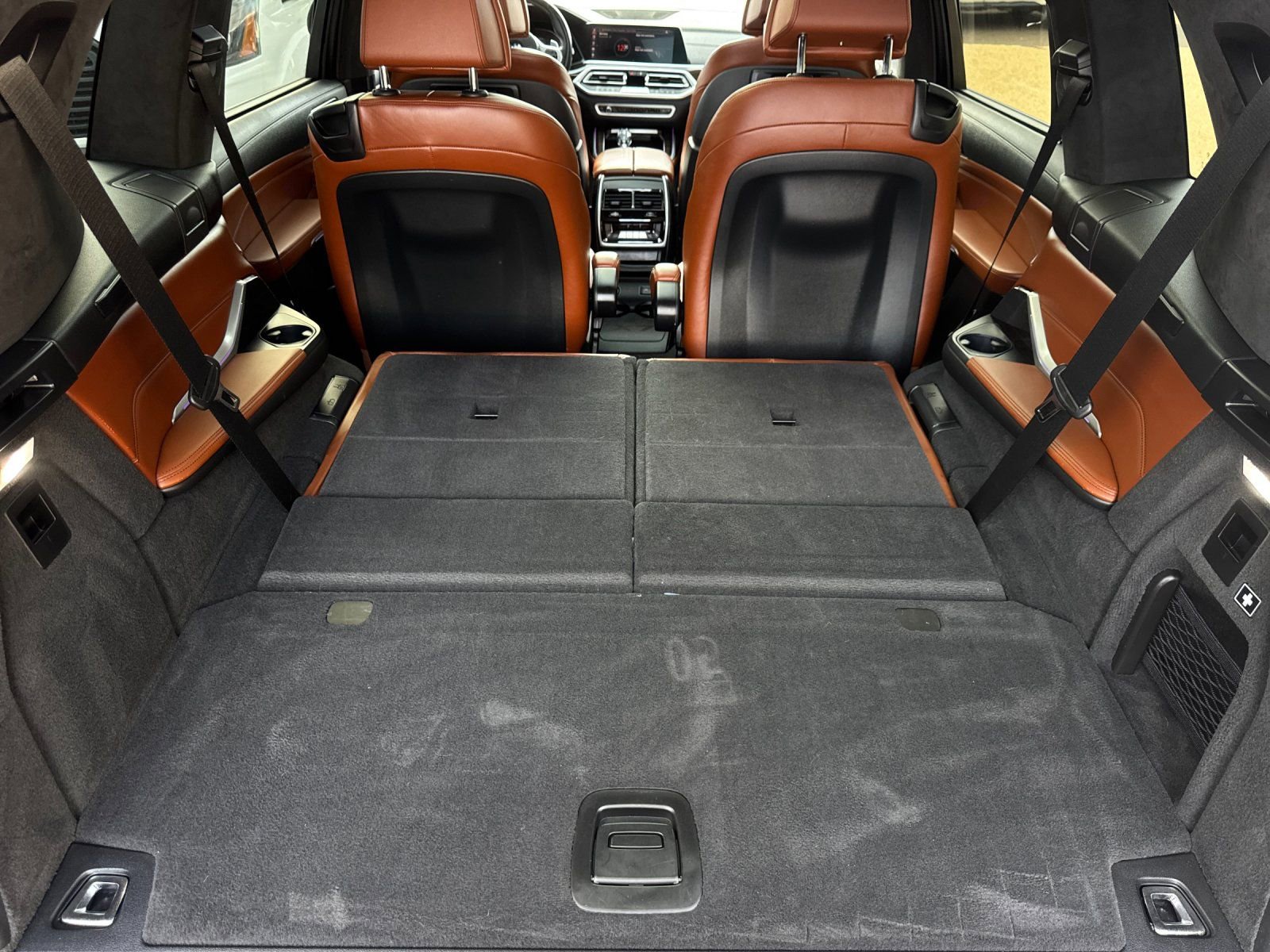 Used 2021 BMW X7 xDrive40i w/ M Sport Package image 18