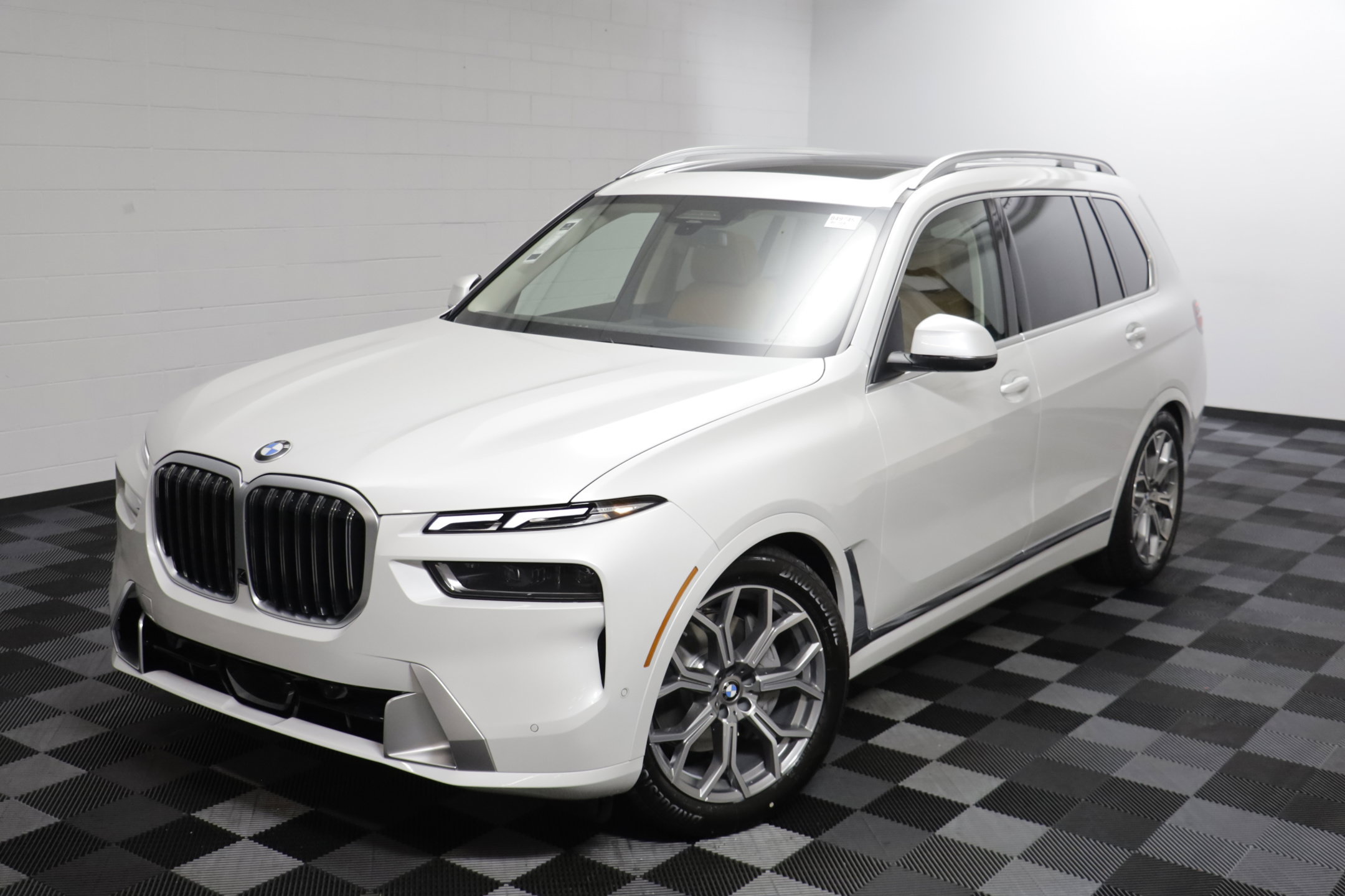 New 2027 BMW X7 xDrive40i w/ Executive Package AWD/4WD image 2