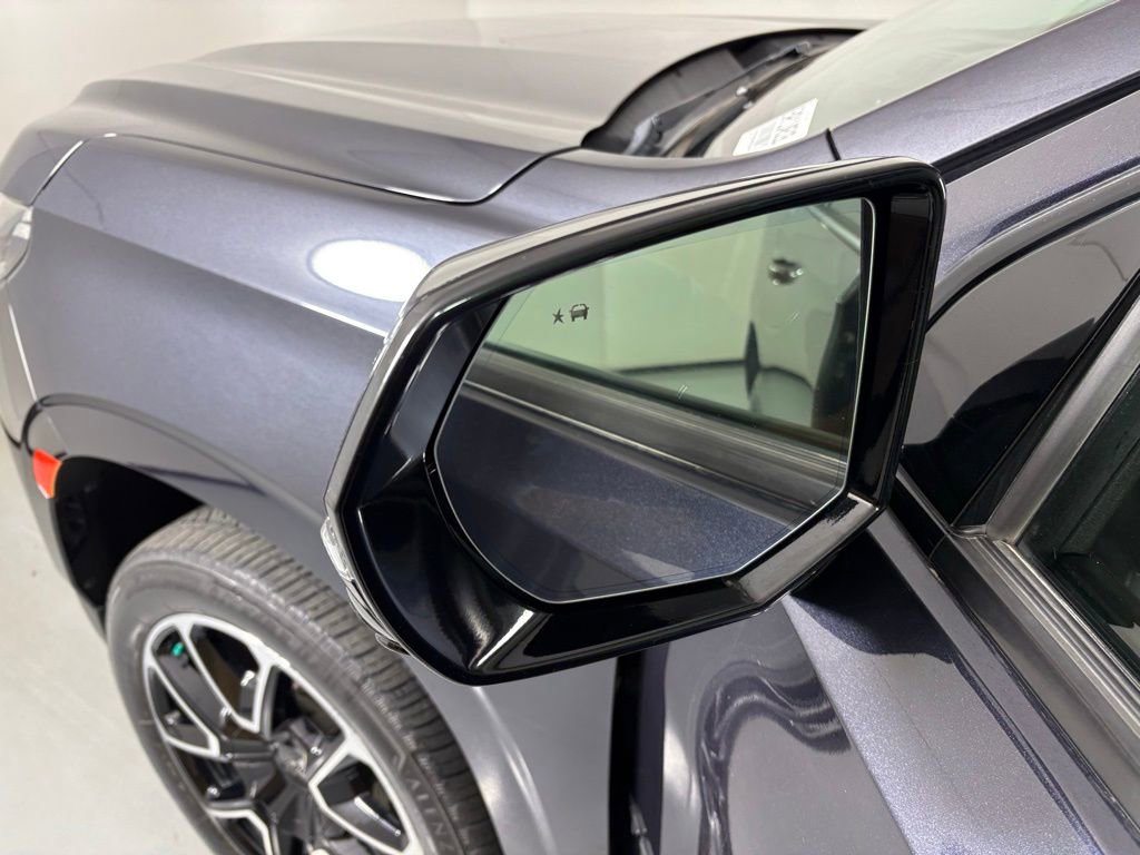 Used 2022 Chevrolet Tahoe RST w/ Luxury Package image 17