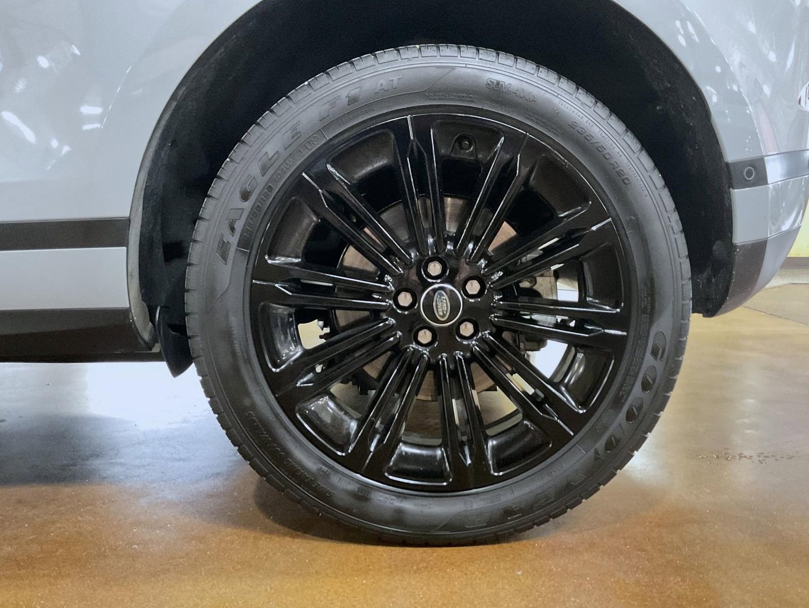 Used 2025 Land Rover Range Rover Evoque S image 22