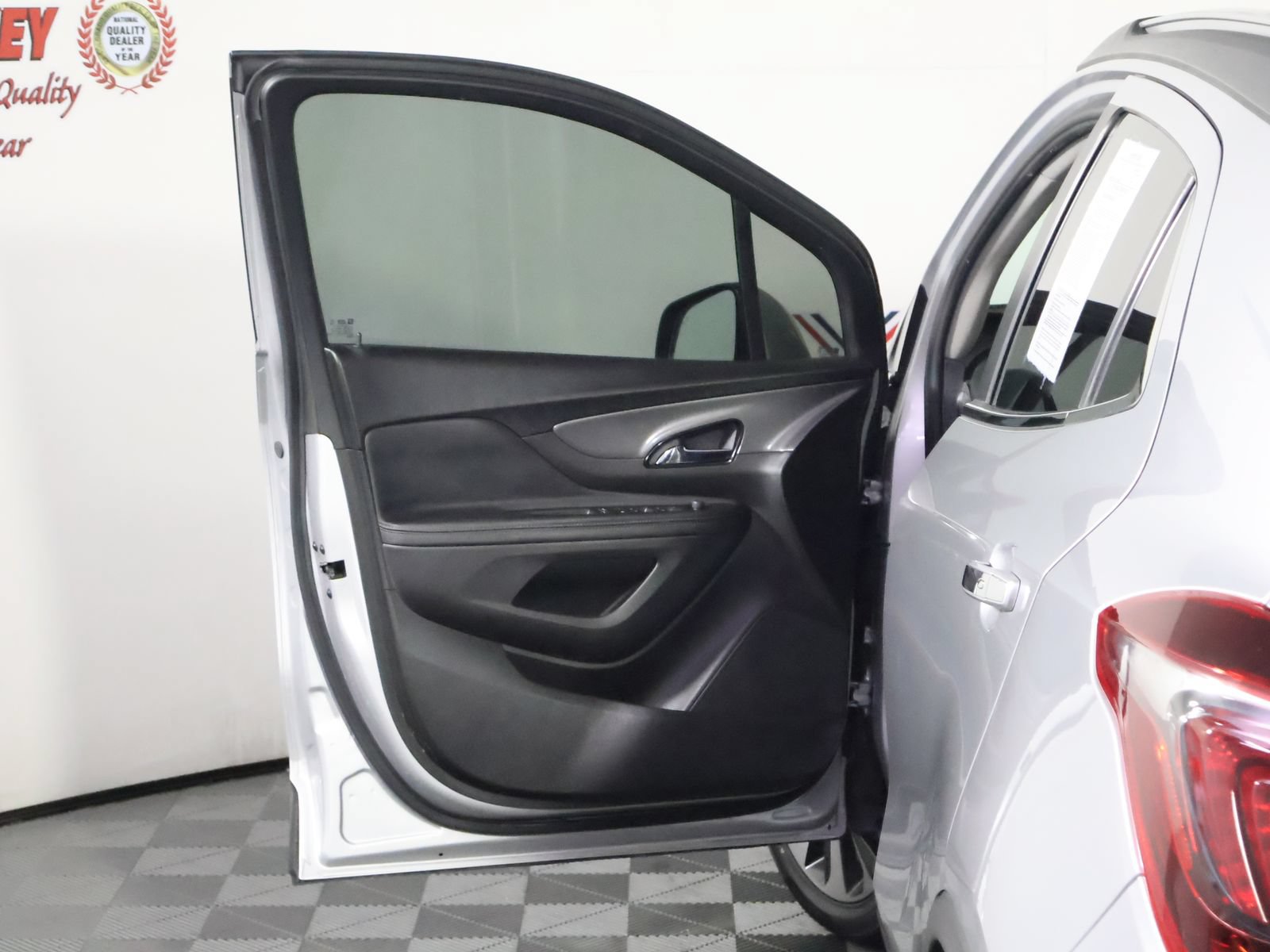 Used 2022 Buick Encore Preferred w/ Safety Package AWD/4WD image 22