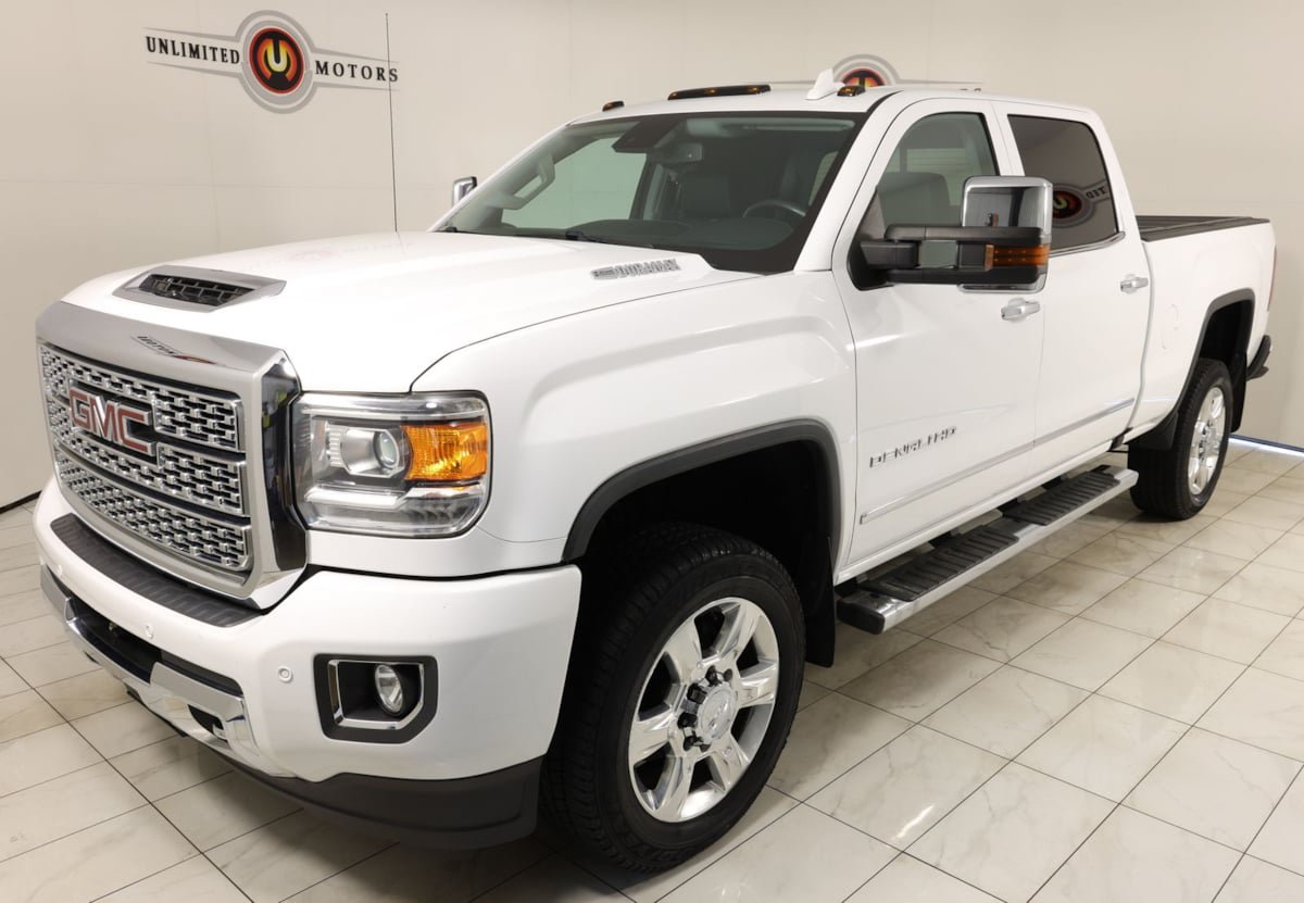 Used 2019 GMC Sierra 2500 Denali w/ Duramax Plus Package AWD/4WD image 5