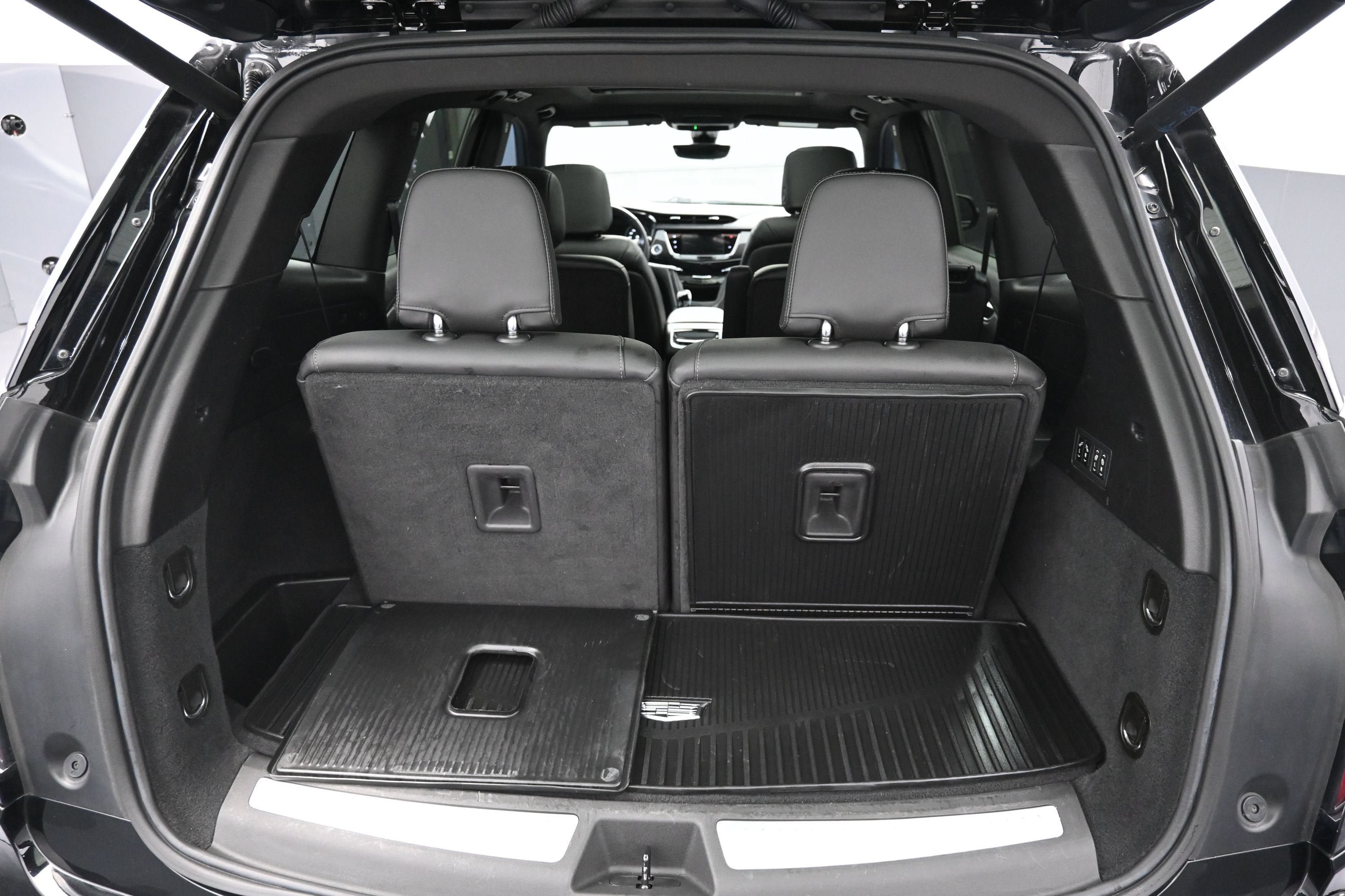 Used 2024 Cadillac XT6 Sport w/ Technology Package AWD/4WD image 33