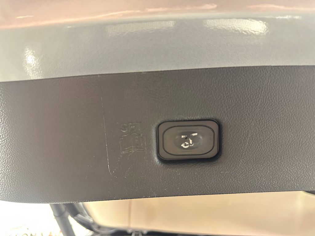 Used 2022 Lincoln Nautilus Reserve AWD/4WD image 9