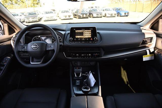 New 2026 Nissan Rogue SV image 8