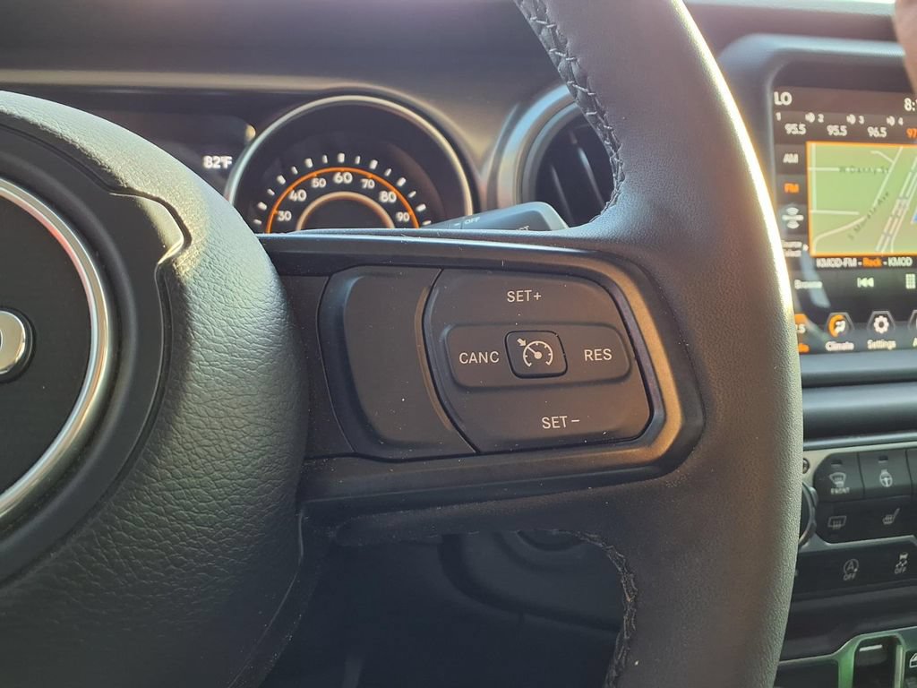 Used 2023 Jeep Gladiator Sport AWD/4WD image 9