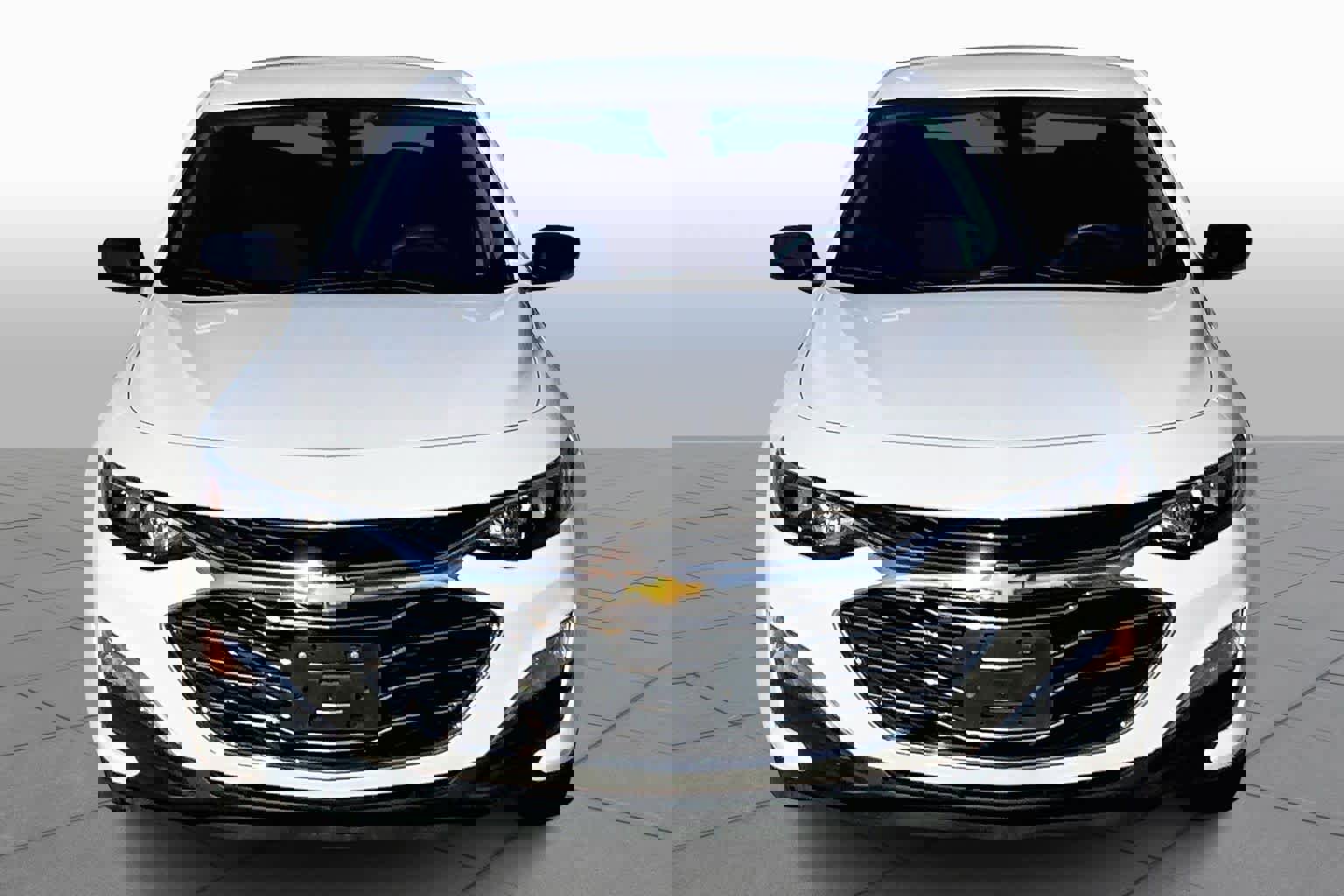 Used 2022 Chevrolet Malibu LS image 3