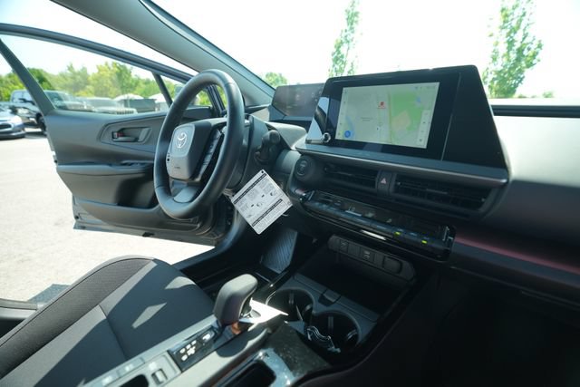 Used 2025 Toyota Prius Plug-In Hybrid FWD image 36