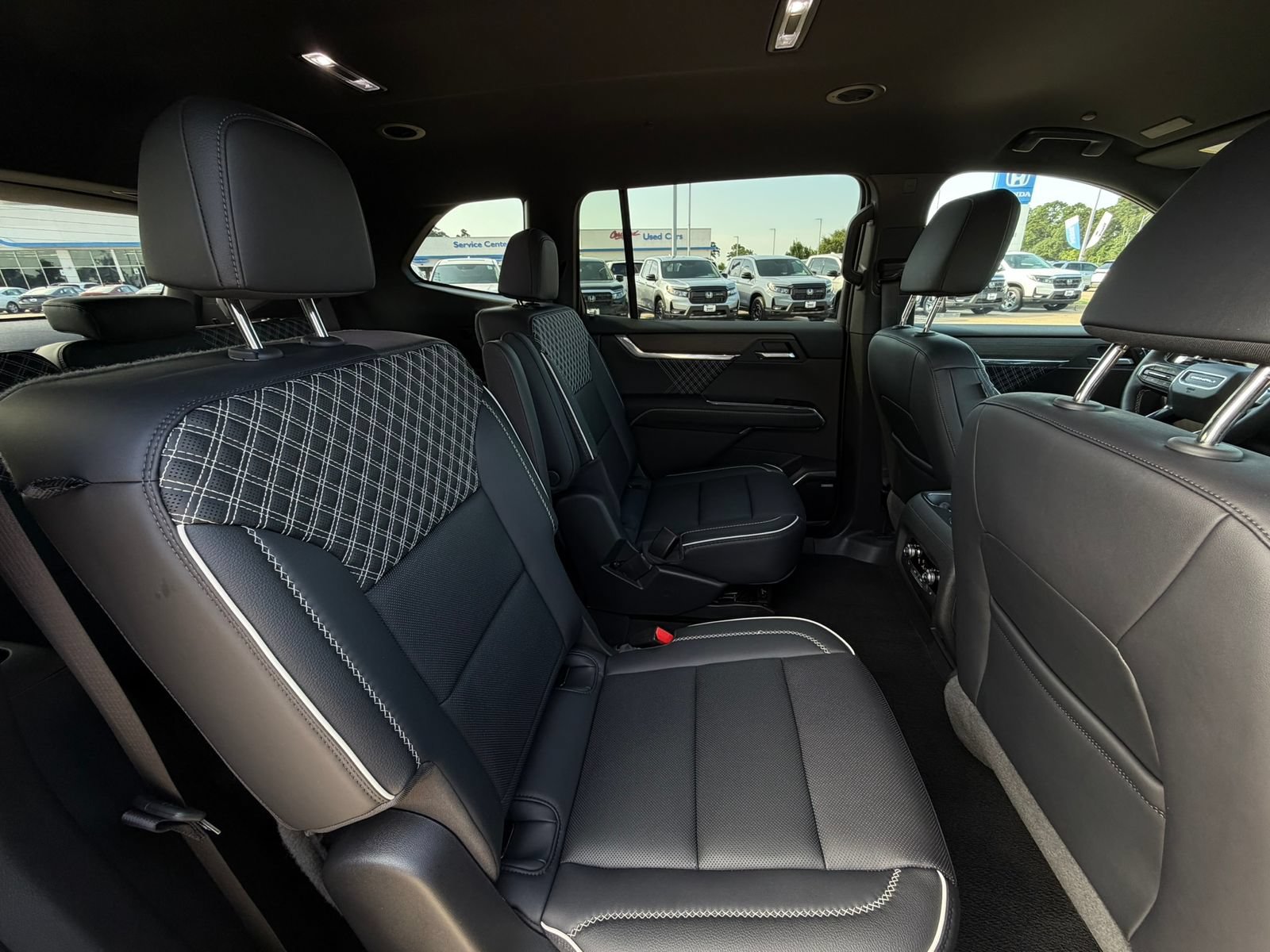 Used 2024 GMC Acadia Denali w/ Super Cruise Package FWD image 28