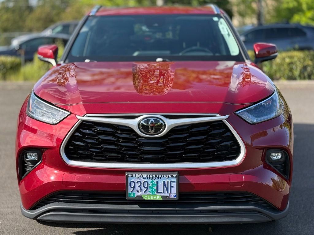 Certified 2021 Toyota Highlander XLE AWD/4WD image 8