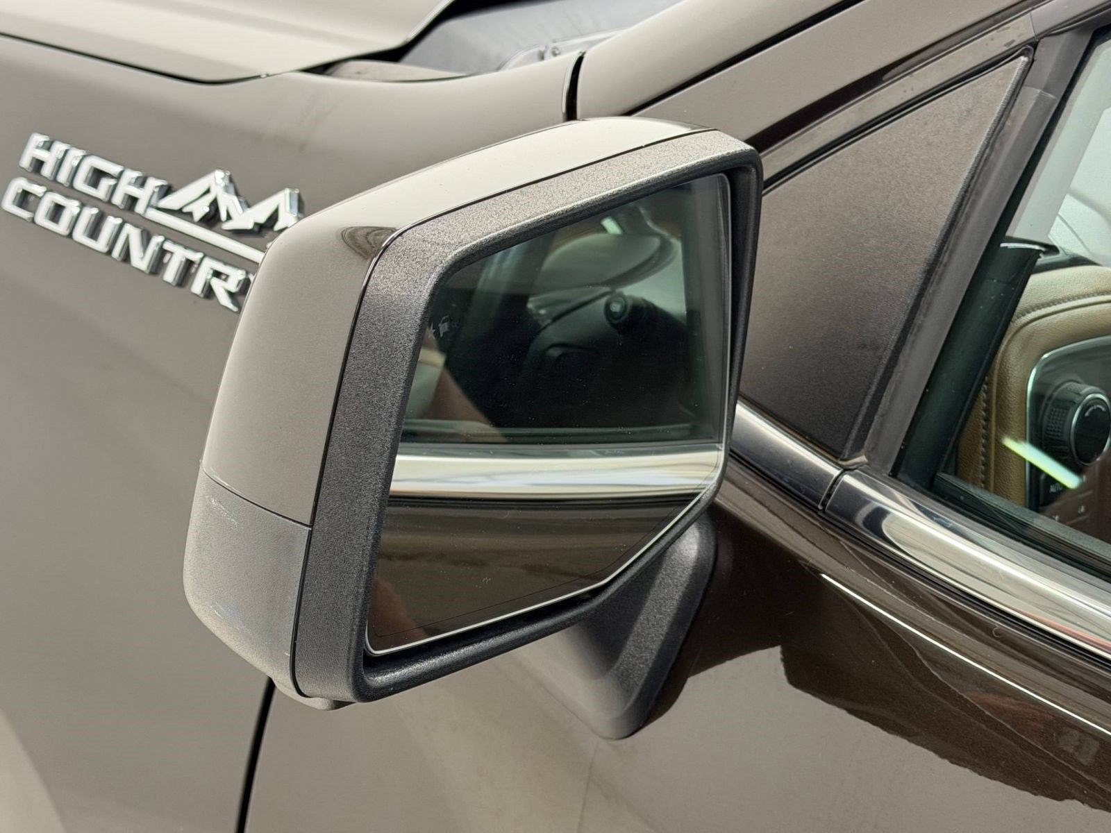 Used 2019 Chevrolet Silverado 1500 High Country w/ Technology Package AWD/4WD image 45