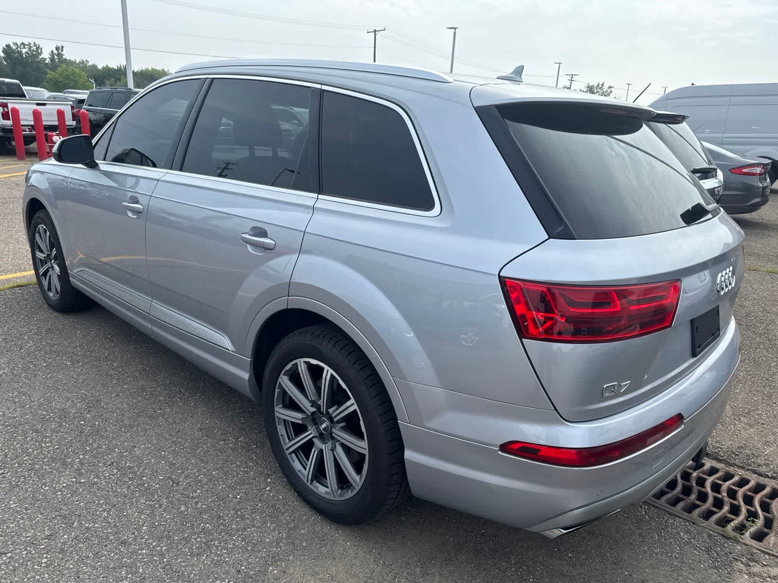 Used 2017 Audi Q7 3.0T Premium Plus w/ Premium Plus Package AWD/4WD image 19