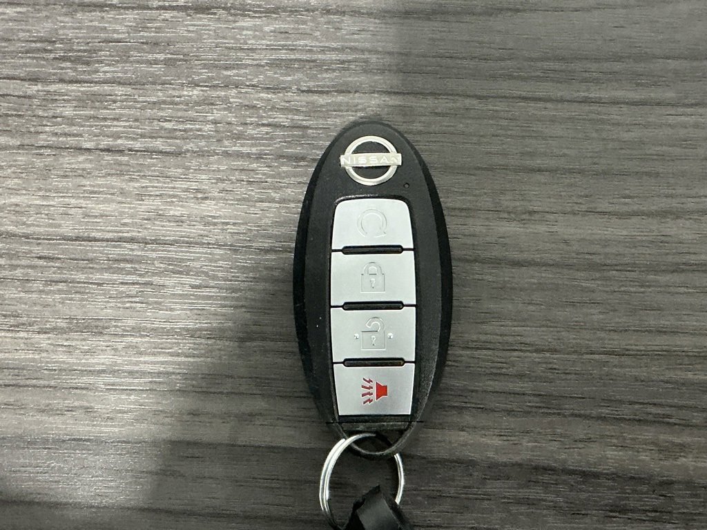 Used 2023 Nissan Titan SV w/ SV Convenience Package image 34