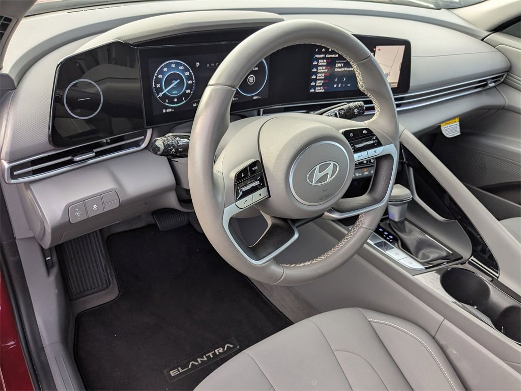 Certified 2024 Hyundai Elantra SEL w/ Convenience Package image 10