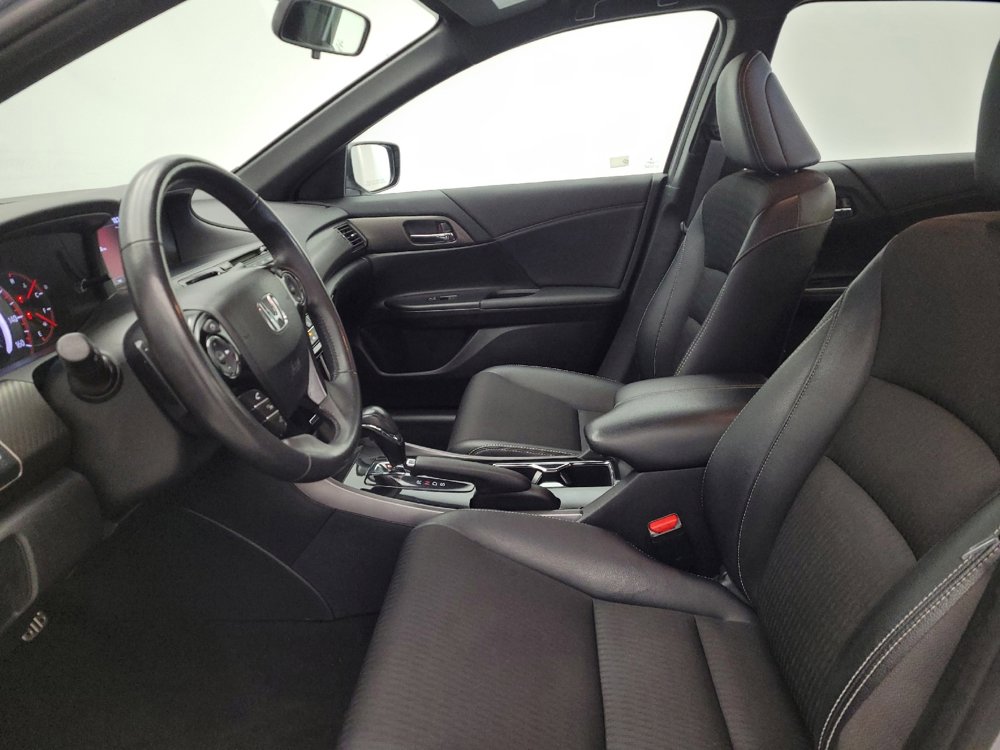 Used 2017 Honda Accord Sport image 17