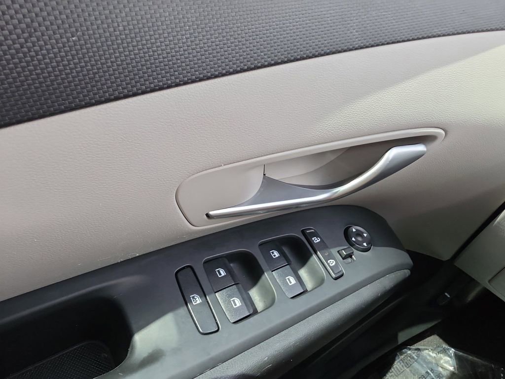 Certified 2023 Hyundai Tucson SE FWD image 18