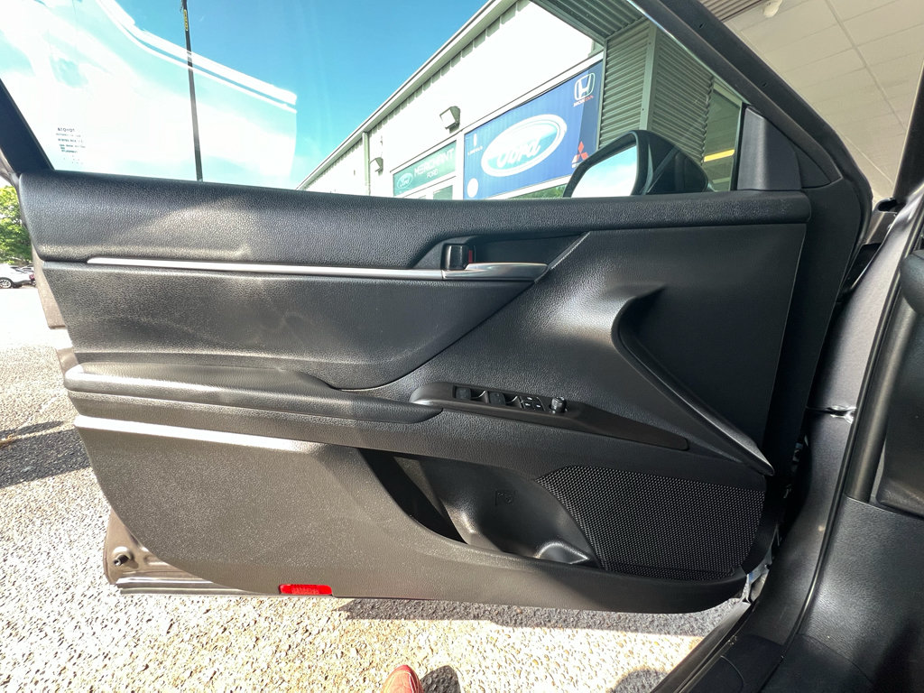Used 2023 Toyota Camry LE FWD image 33