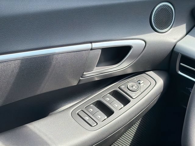 New 2026 Hyundai Sonata SE FWD image 17