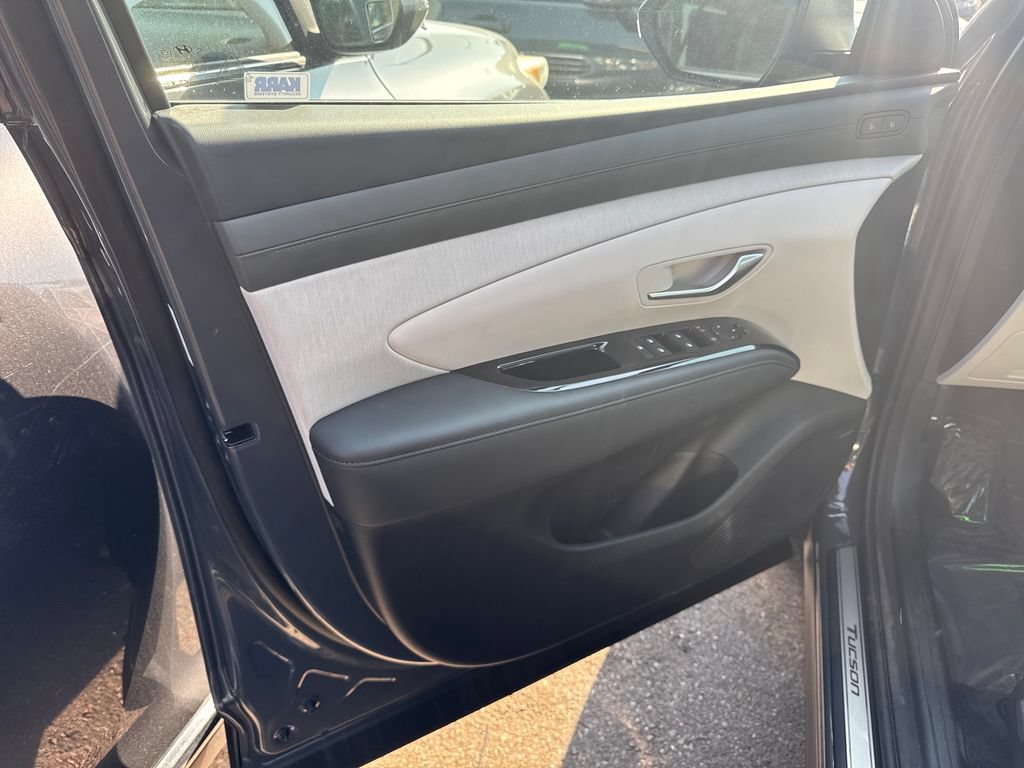 Certified 2026 Hyundai Tucson Limited AWD/4WD image 9