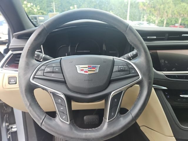 Used 2017 Cadillac XT5 Premium Luxury FWD image 11