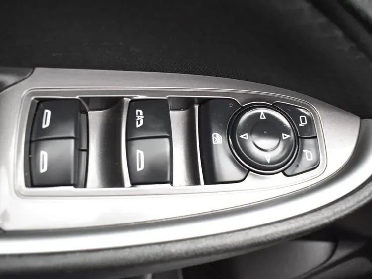 Used 2025 Chevrolet Malibu LT FWD image 20