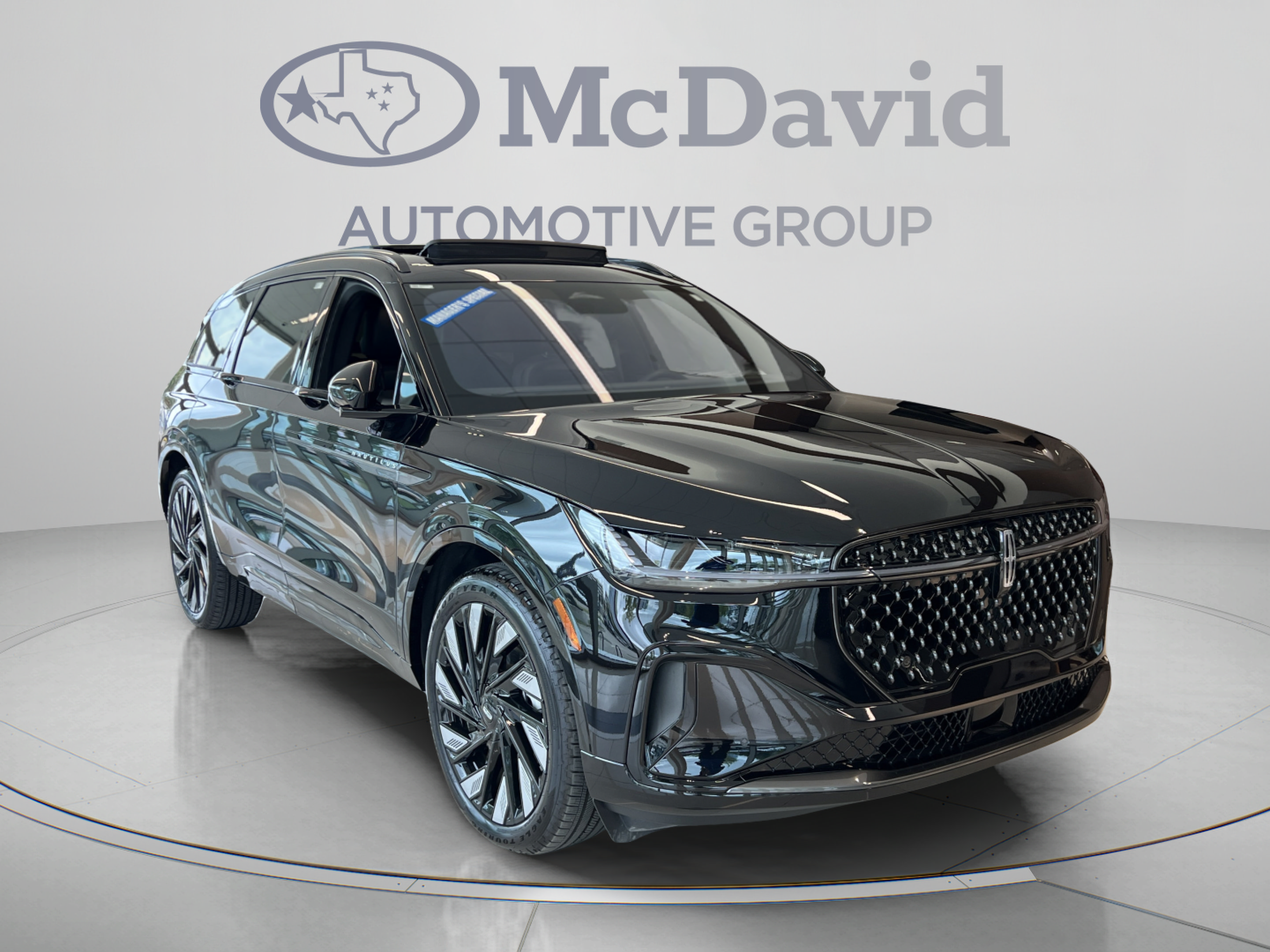 New 2025 Lincoln Nautilus Reserve w/ Jet Appearance Package AWD/4WD image 8