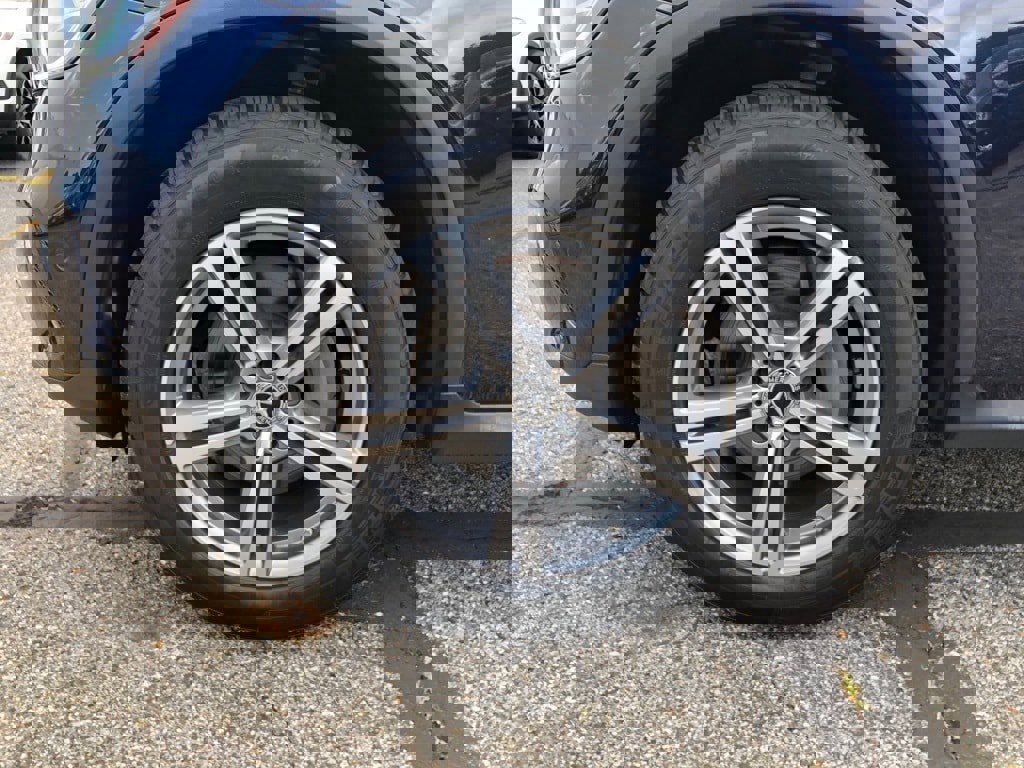 Used 2021 Mercedes-Benz GLC 300 4MATIC w/ Multimedia Package image 9