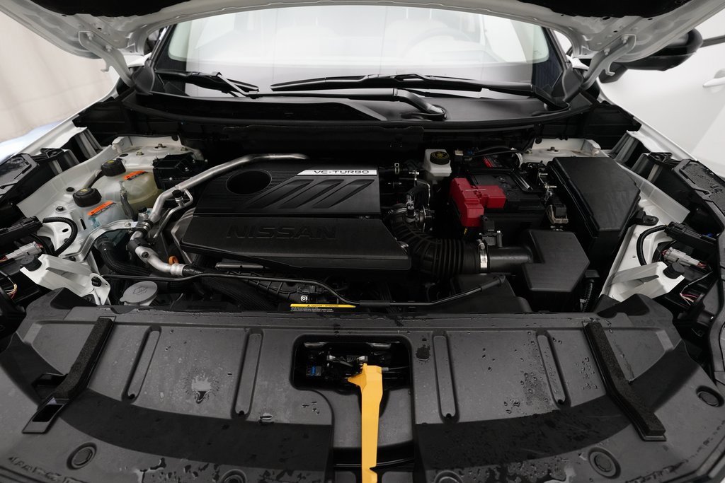 Used 2025 Nissan Rogue SL w/ Tech Package image 3
