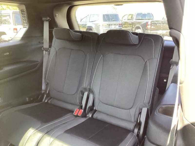 New 2025 Jeep Grand Cherokee L Laredo w/ Luxury Tech Group I image 19