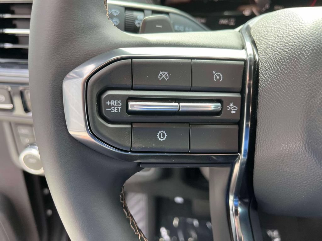 New 2026 GMC Yukon XL AT4 w/ AT4 Premium Package AWD/4WD image 27