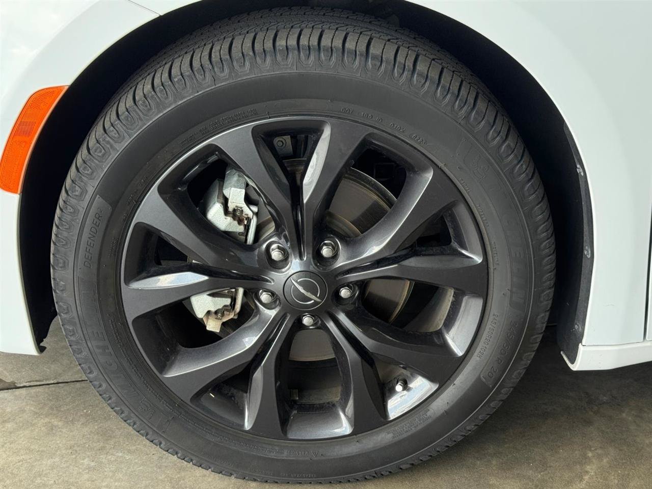 Used 2018 Chrysler Pacifica Touring Plus w/ S Appearance Package FWD image 37