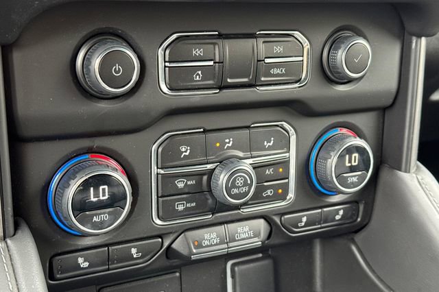 Used 2023 Chevrolet Tahoe Z71 w/ Luxury Package image 28