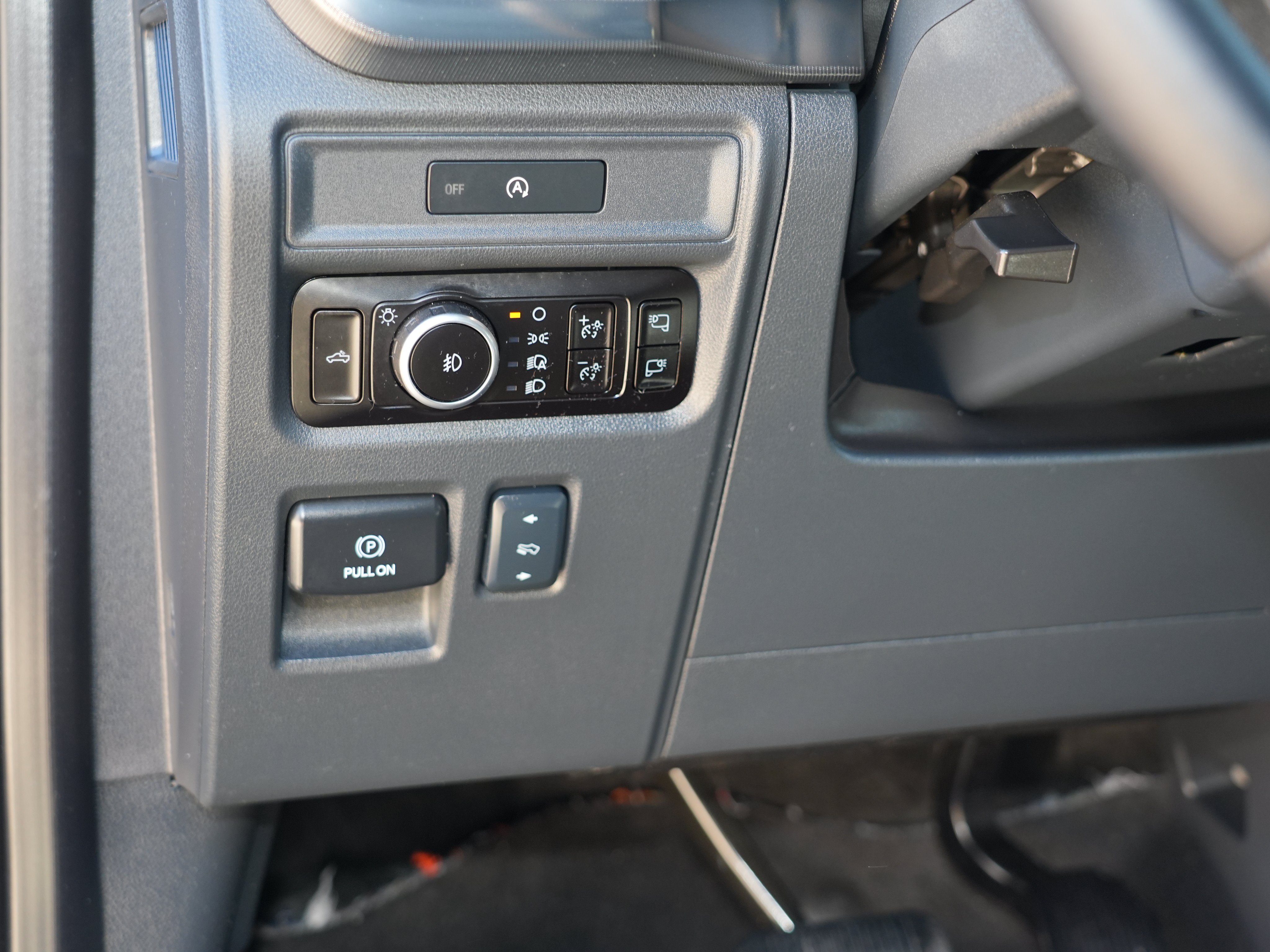 Used 2025 Ford F150 Lariat w/ Equipment Group 501A Mid AWD/4WD image 19