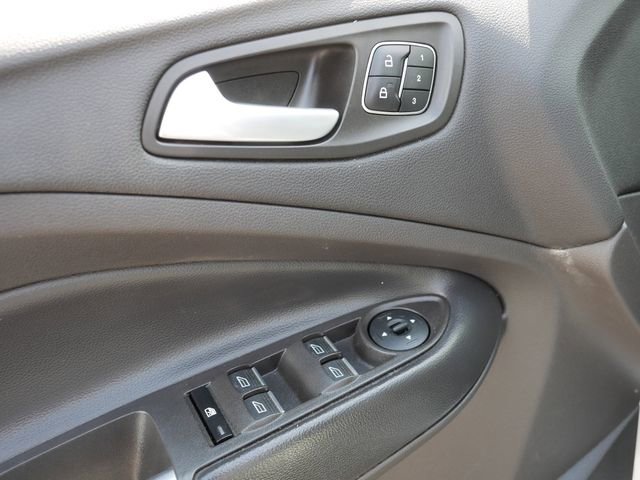 Used 2019 Ford Escape Titanium AWD/4WD image 16