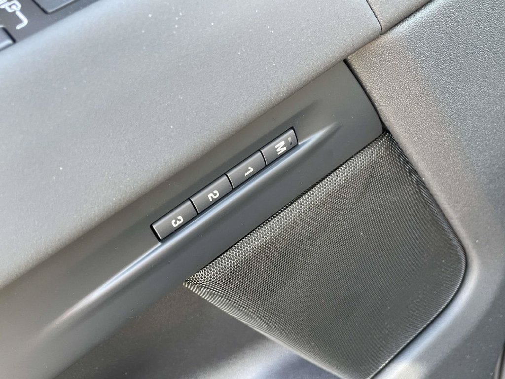 New 2026 Land Rover Range Rover Evoque Hoxton AWD/4WD image 37
