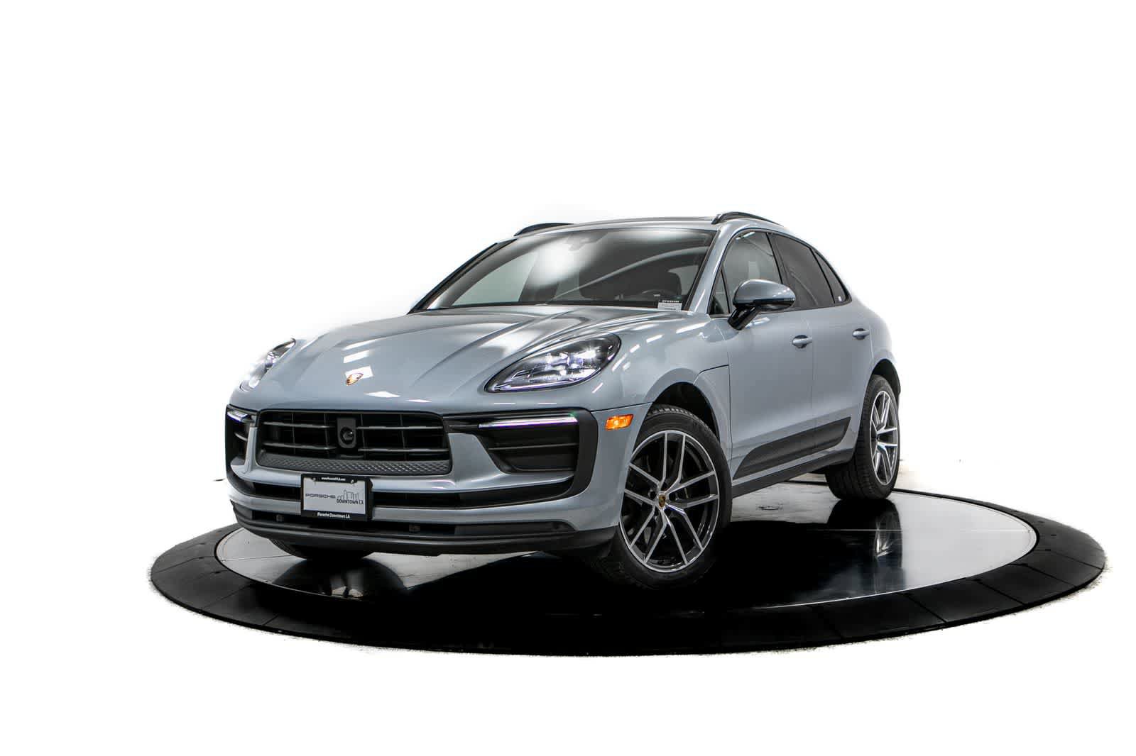 Certified 2024 Porsche Macan AWD/4WD image 1