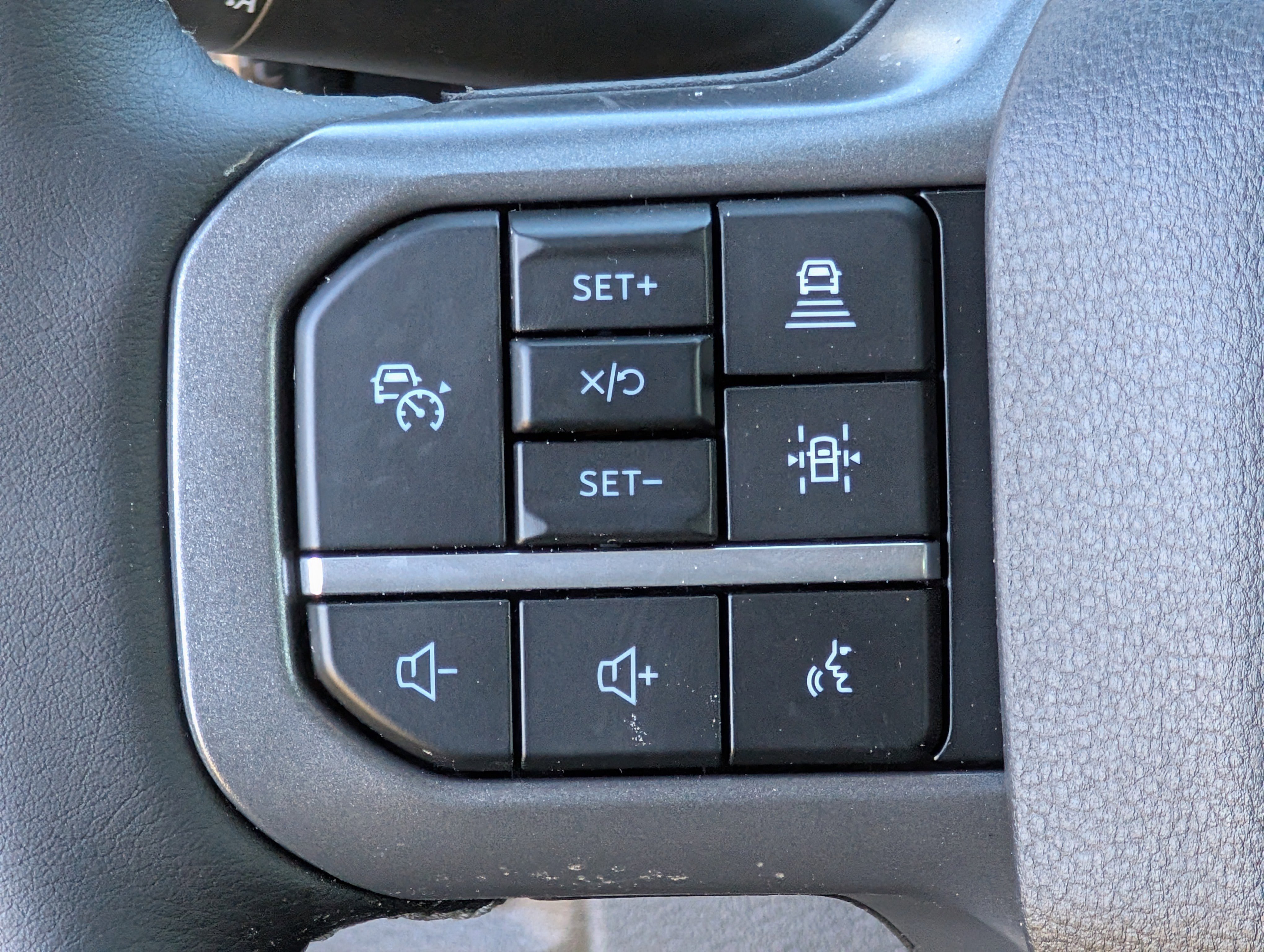 New 2026 Ford F250 Lariat w/ Black Appearance Package image 14