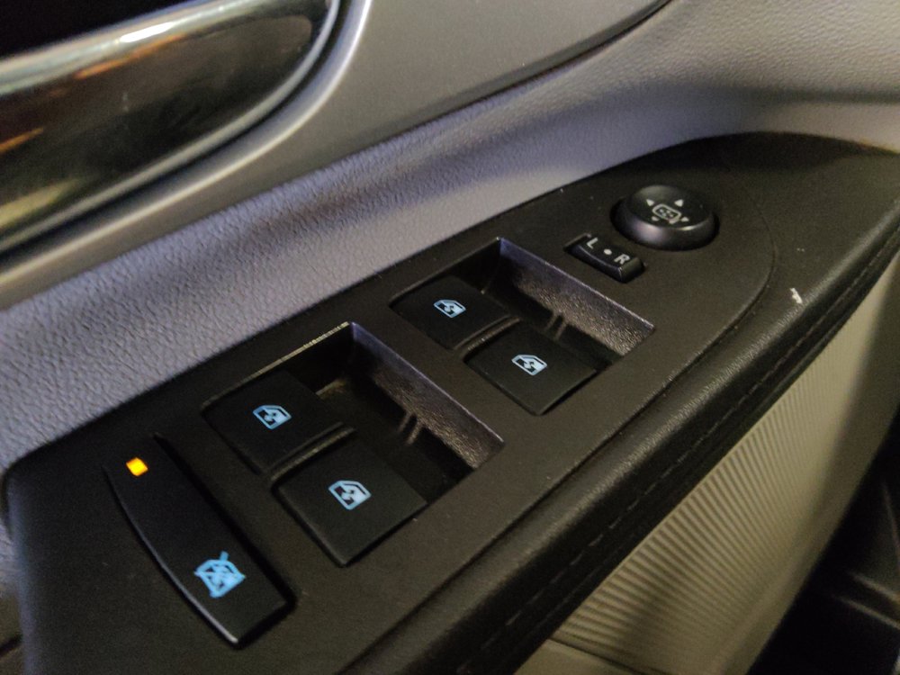 Used 2015 Chevrolet Equinox LS image 27