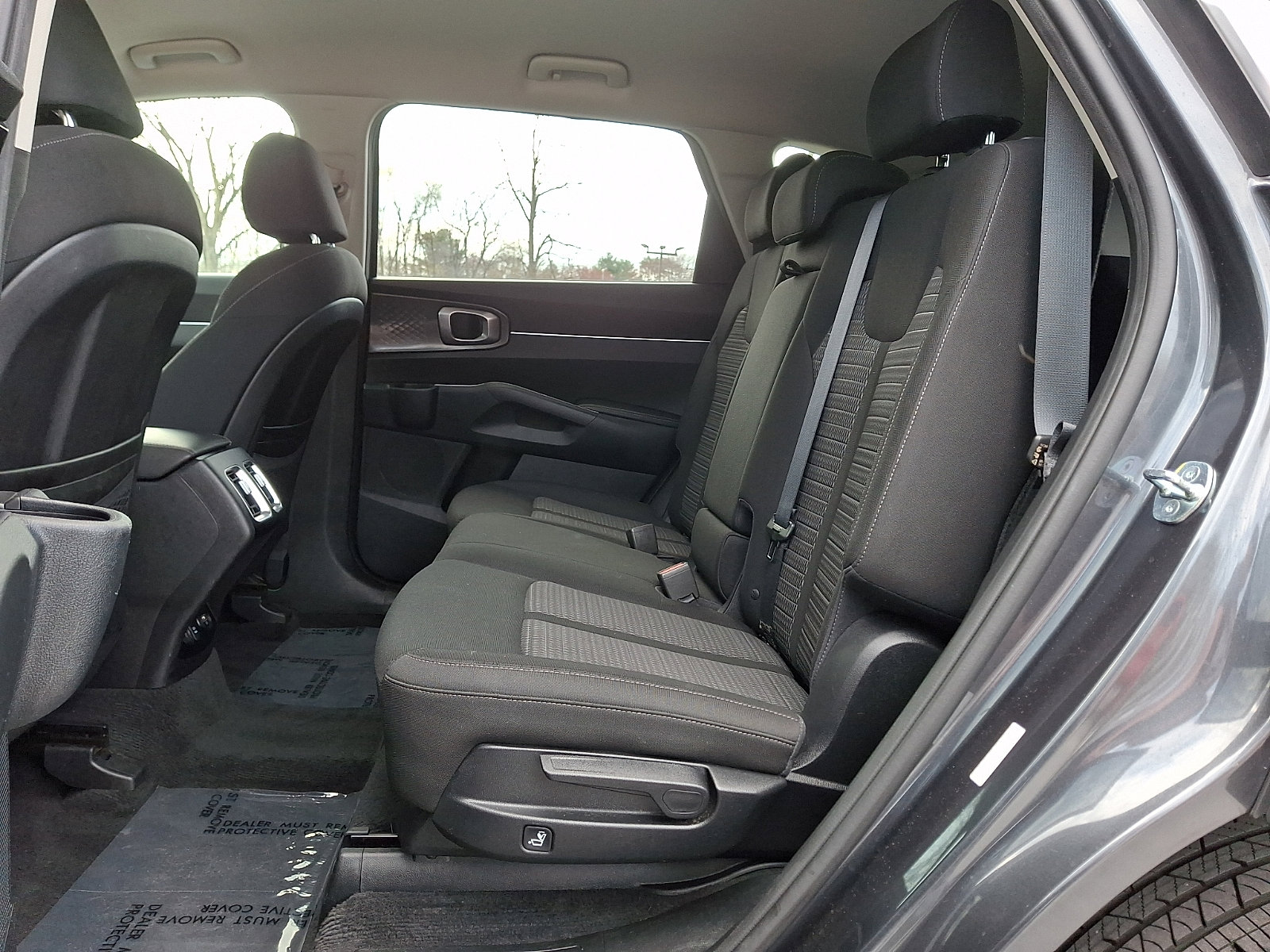 Used 2023 Kia Sorento LX image 10