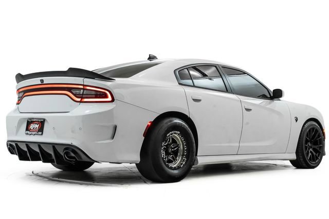 Used 2015 Dodge Charger SRT Hellcat image 4