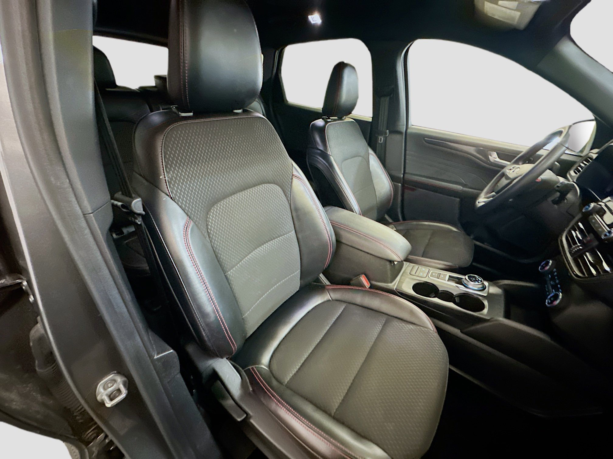 Used 2024 Ford Escape ST-Line image 32