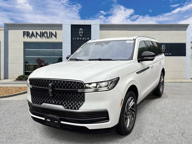 Certified 2025 Lincoln Navigator Reserve AWD/4WD image 3