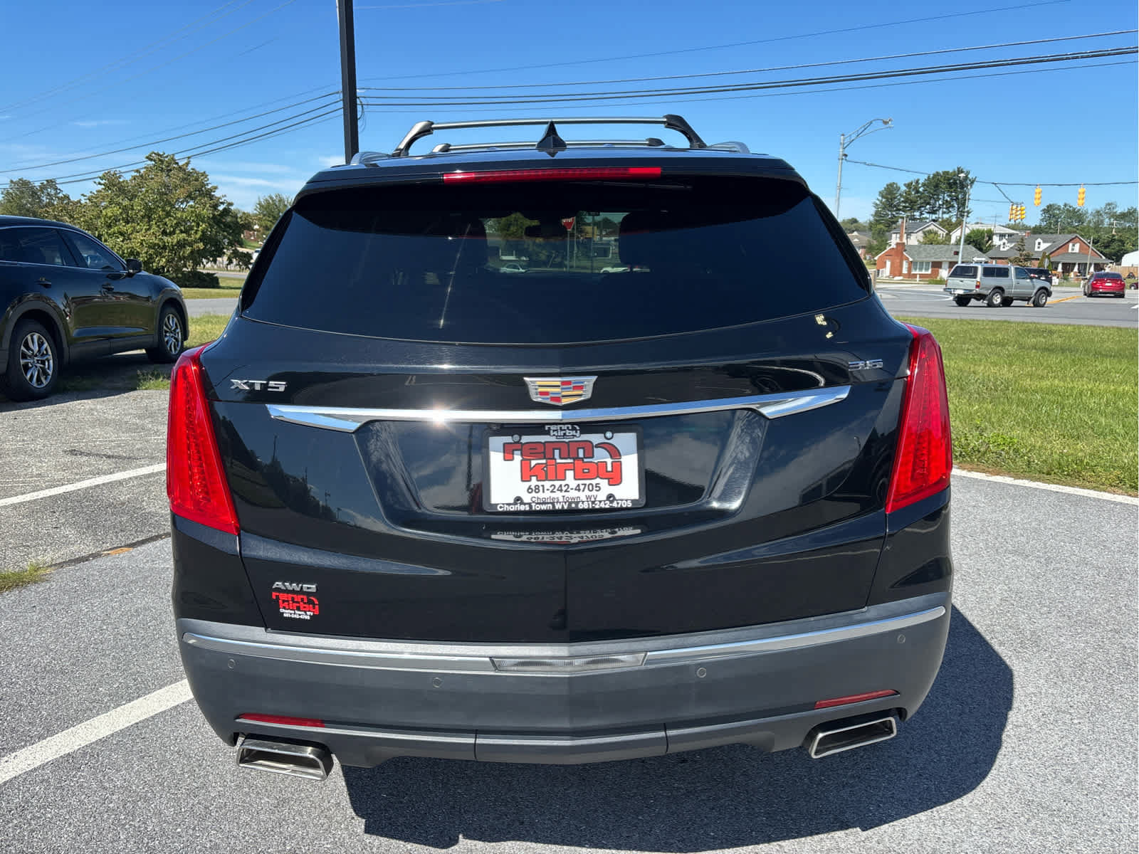 Used 2017 Cadillac XT5 Luxury w/ Driver Awareness Package AWD/4WD image 3